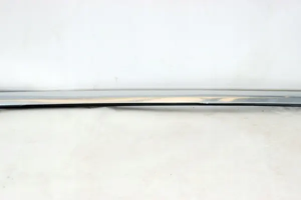 Moulure vitre porte arrière droite Tesla Model X 1098686-00-D image 3
