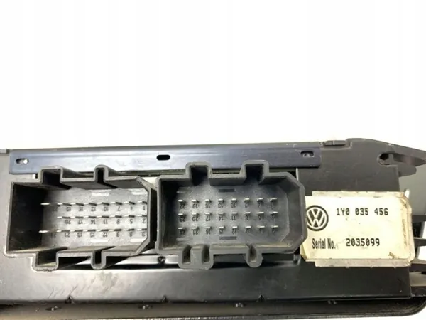 Gebrauchter Volkswagen OE Verstärker OEM 1Y0035456 image 3
