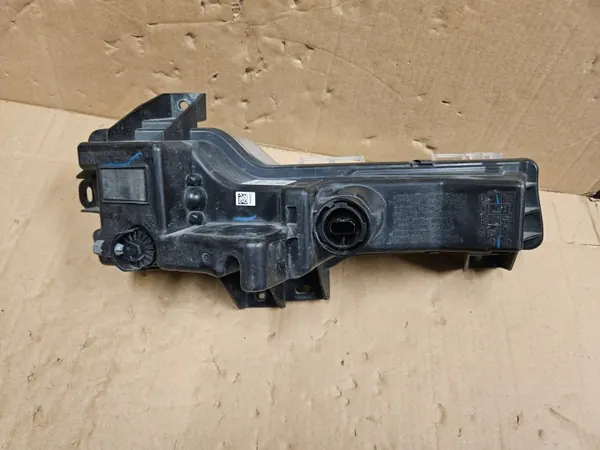 Tesla OEM 1077395-00-D Linker Halogen LED DRL image 4