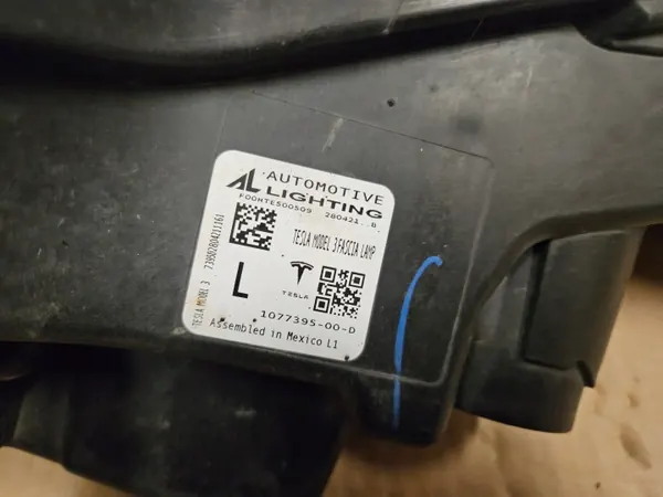 Tesla OEM 1077395-00-D Linker Halogen LED DRL image 5