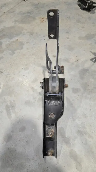 OEM 9673102863 Ohjaamon jousituskiinnike Atego 3 MP3 image 7