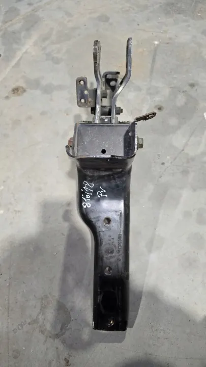 OEM 9673102863 Ohjaamon jousituskiinnike Atego 3 MP3 image 8
