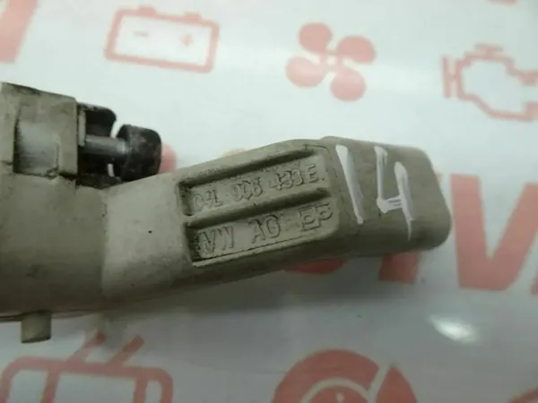 VW Up! Kampiakselin anturi 1.0 Bensiini 04L906433E image 4