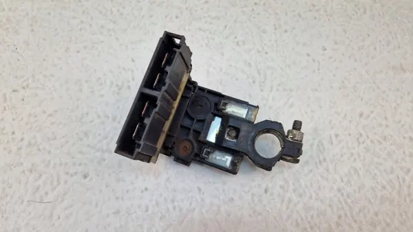 Nissan R51 Pluspol-Batterieklemme - Gebraucht image 5