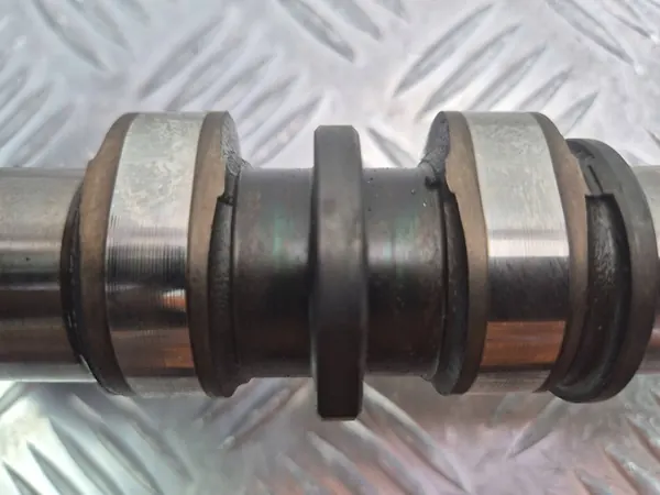 Árbol de levas Mercedes E200 CGI W212 A2710503347 image 3