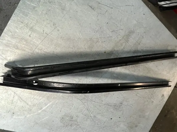 Midden+Boven Deurgeleider OEM 777600001R/745900003R image 2