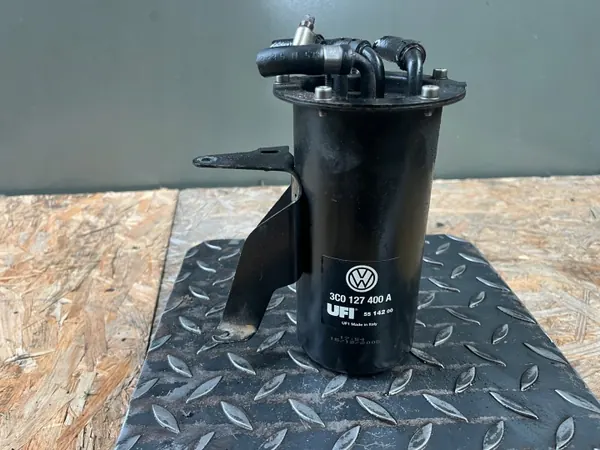 Fuel Filter Housing VW Passat B6 3C0127400A image 2