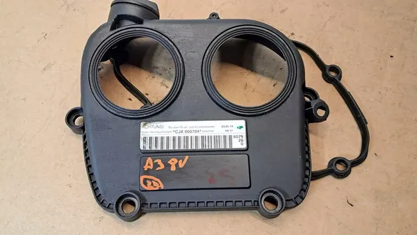 AUDI A3 8V GOLF VII Täckning Kamrem 2.0 TFSI 06K103269D image 3