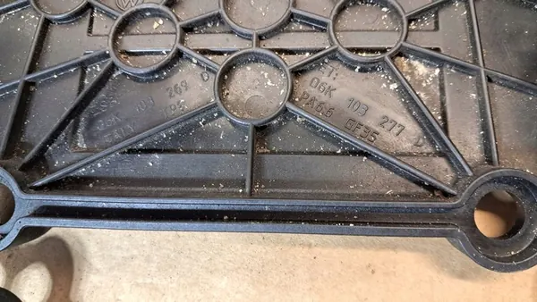 AUDI A3 8V GOLF VII Täckning Kamrem 2.0 TFSI 06K103269D image 6