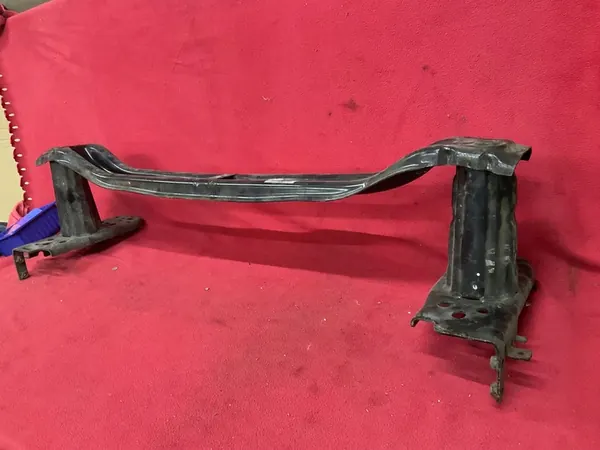 Etupuskuri Porsche Cayenne II 7P0807109B image 3