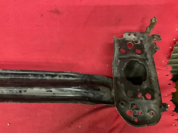 Etupuskuri Porsche Cayenne II 7P0807109B image 8