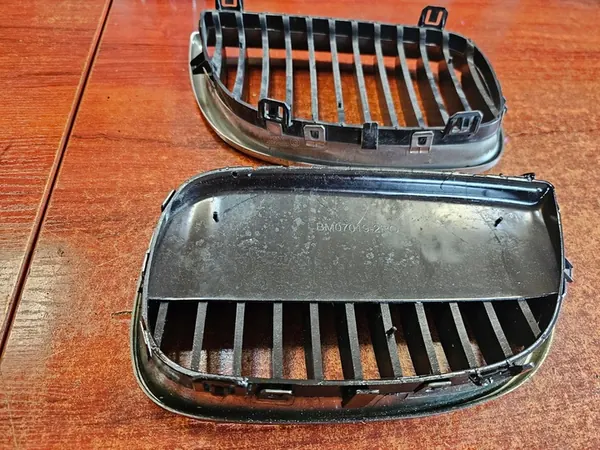 Left Grille POLCAR 2001051J image 6