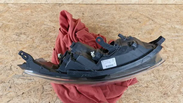 RENAULT KADJAR OIKEA ETULAMPPU 260107249R image 4