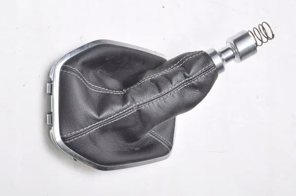 Ford Fiesta MK8 Versnellingspookhoes OEM 360485 image 4
