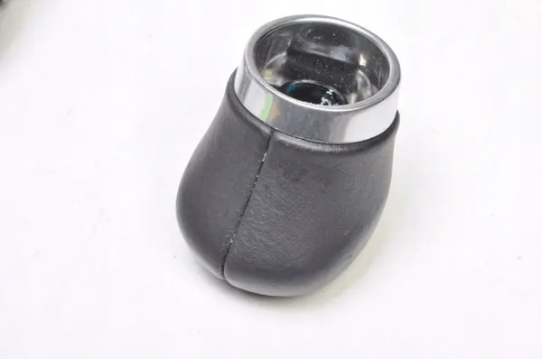 Ford Fiesta MK8 Versnellingspookhoes OEM 360485 image 5