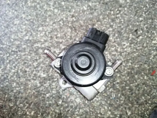 Válvula EGR Arrefecedor OEM 2562021020 para Toyota Yaris image 3
