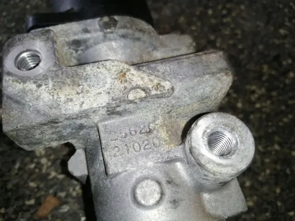 Válvula EGR Arrefecedor OEM 2562021020 para Toyota Yaris image 4