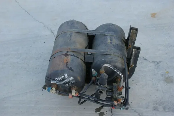 Réservoir d'air avec vanne MAN 8-150, L2000 OEM 46476 image 4