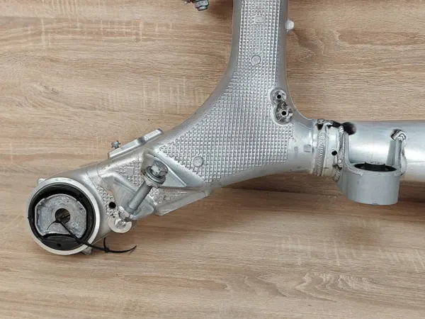 Bakvagnsbärare OEM 6894149 för BMW X6 G06 image 4