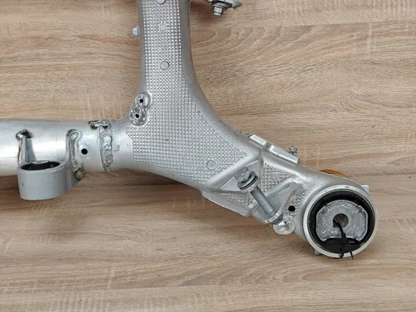 Bakvagnsbärare OEM 6894149 för BMW X6 G06 image 5