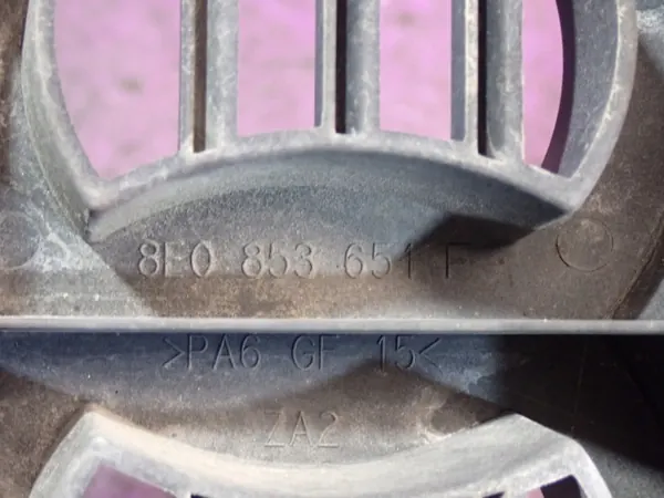 Emblème de calandre OEM Zawada-383603- pour Audi A4 B6 image 6