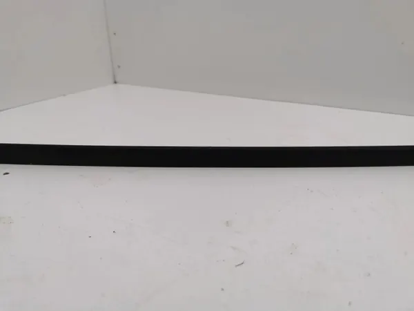 Joint de vitre Skoda Octavia Mk4 2022 OEM 5E3854327 image 3