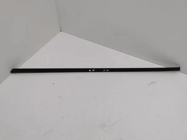 Joint de vitre Skoda Octavia Mk4 2022 OEM 5E3854327 image 5