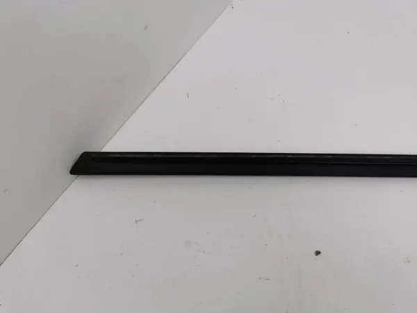 Joint de vitre Skoda Octavia Mk4 2022 OEM 5E3854327 image 6