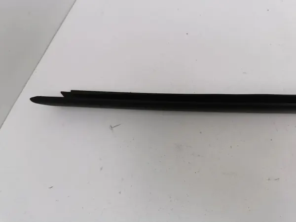 Joint de vitre Skoda Octavia Mk4 2022 OEM 5E3854327 image 7