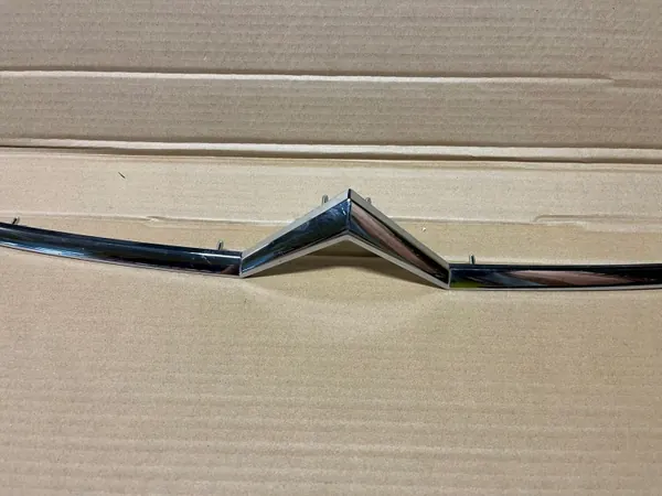 OEM 2001579 Moldura Cromada Parachoques Delantero Citroen C5 image 3