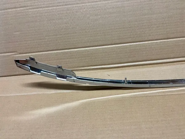 OEM 2001579 Moldura Cromada Parachoques Delantero Citroen C5 image 7