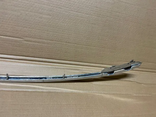 OEM 2001579 Moldura Cromada Parachoques Delantero Citroen C5 image 9