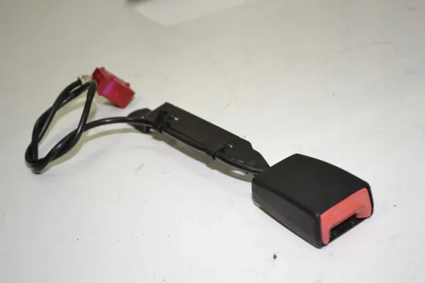 Fivela cinto esquerda dianteira OEM DRC87991 Skoda Fabia image 2