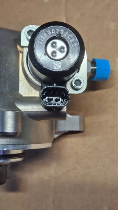 Hogedruk brandstofpomp OEM 94811031572 Porsche Cayenne image 6
