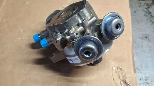 Hogedruk brandstofpomp OEM 94811031572 Porsche Cayenne image 7