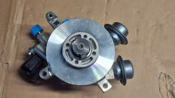 Hogedruk brandstofpomp OEM 94811031572 Porsche Cayenne image 8