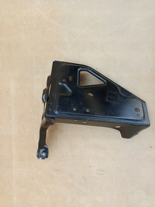 BMW X1 F48 2015- Acabamento Frontal Esquerdo Sob Lâmpada OEM 51647342501 image 2