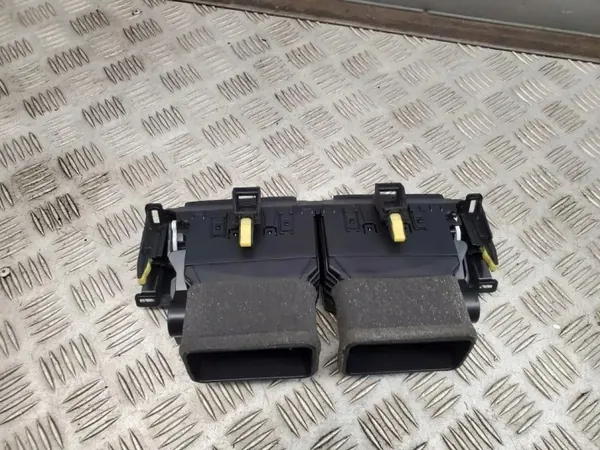 OEM 5567078010 instrumentbräda luftutblåsningsgall Lexus NX image 4