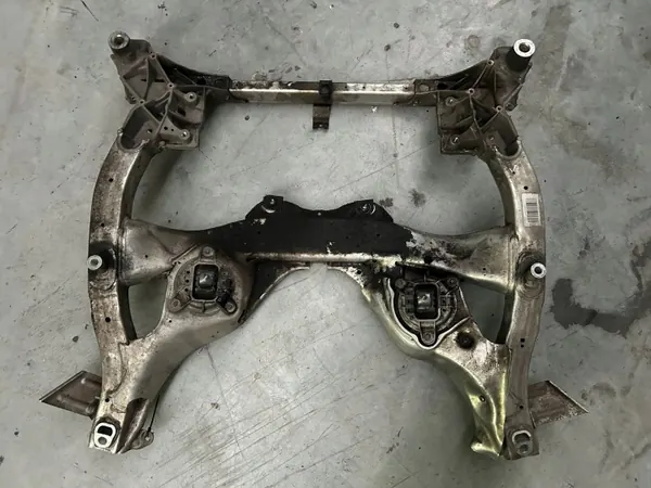 Traverse avant OEM 560988689 pour BMW 5 F10/F11 image 2