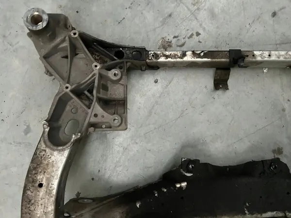 Traverse avant OEM 560988689 pour BMW 5 F10/F11 image 5