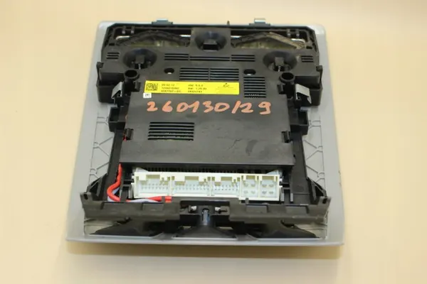 BMW X3 F25 Vordersitzbeleuchtung OEM 9267767 image 3