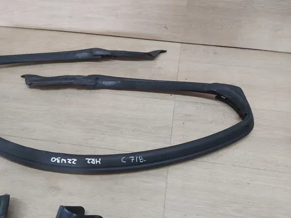 Toyota MR2 kattotiiviste OEM MR2 30 USZCZELKA DACH image 3
