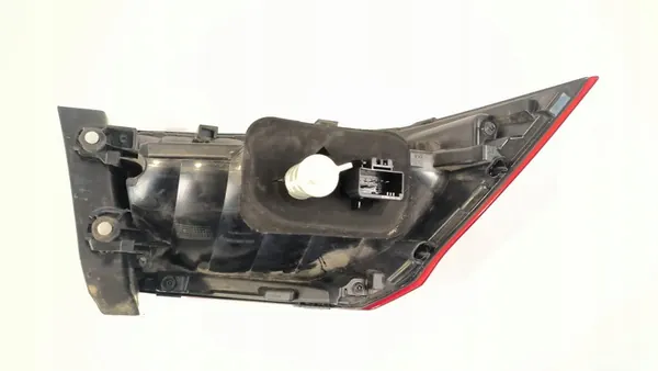 Lámpara Trasera Derecha Volkswagen Passat B8 Sedán OEM 3G5945096H image 4