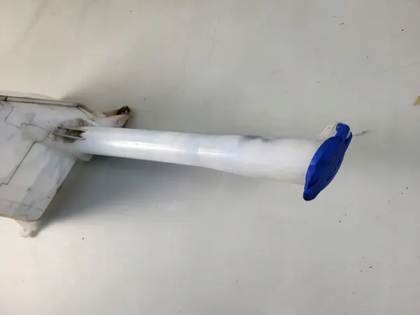 Spolarvätsketank OEM 98610-2P000 för Kia Sorento II image 3