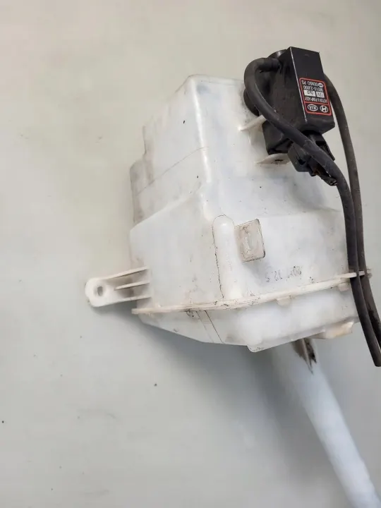 Spolarvätsketank OEM 98610-2P000 för Kia Sorento II image 4