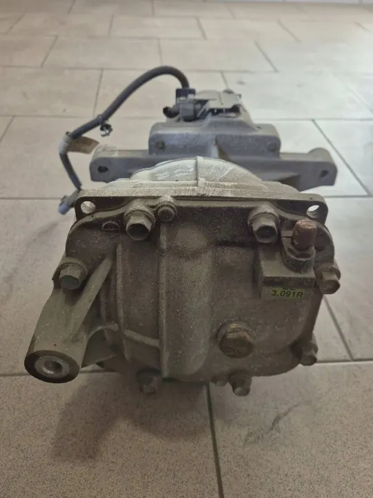 Hyundai ix35 2010-2015 2.0 CRDI 4x4 Differential OEM 3091R image 3