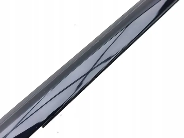 Junta ventana puerta trasera Audi A4 B9 OEM 8W0853764 image 3