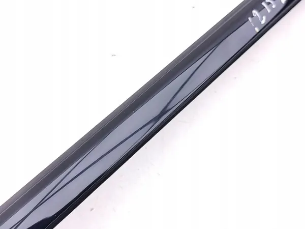 Junta ventana puerta trasera Audi A4 B9 OEM 8W0853764 image 4