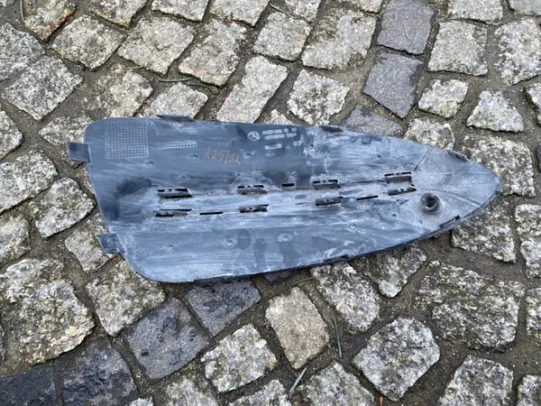 GRILLE DE PARACHOC AVANT GAUCHE MERCEDES 246 B CLASS OEM 2468852722 image 6