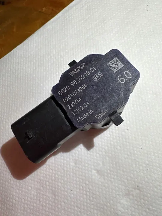 PDC Parkeringssensor BMW 5 G30 G31 G38 Höger Framsidan OEM 9826949 image 4